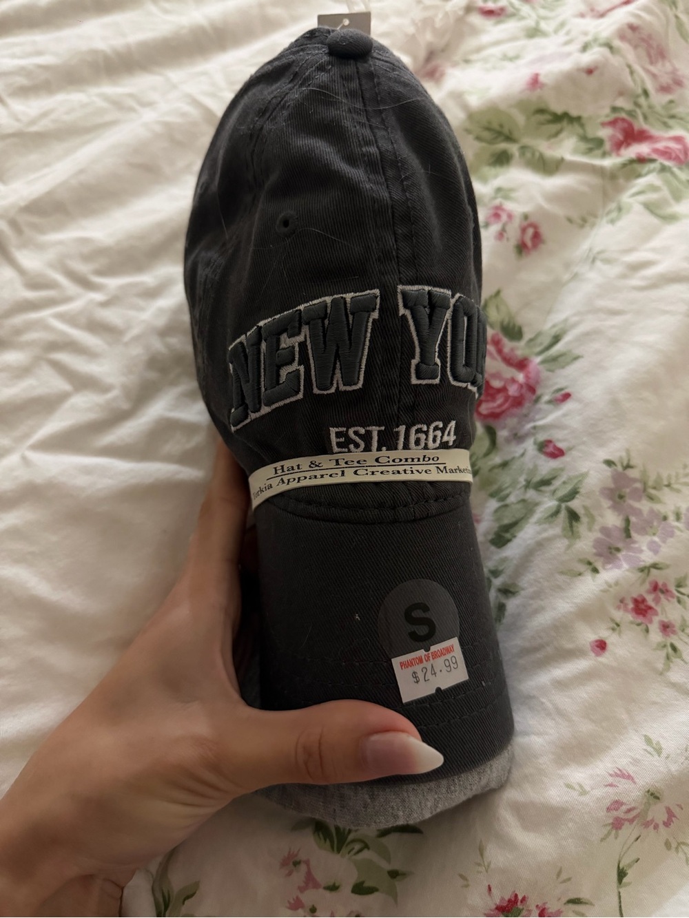 New York Embroidered Cotton Baseball Cap and shirt